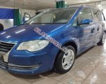 Volkswagen Touran 2007г. договорная