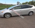 продам Toyota Prius V в пмр  фото 2