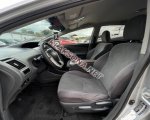 продам Toyota Prius V в пмр  фото 4